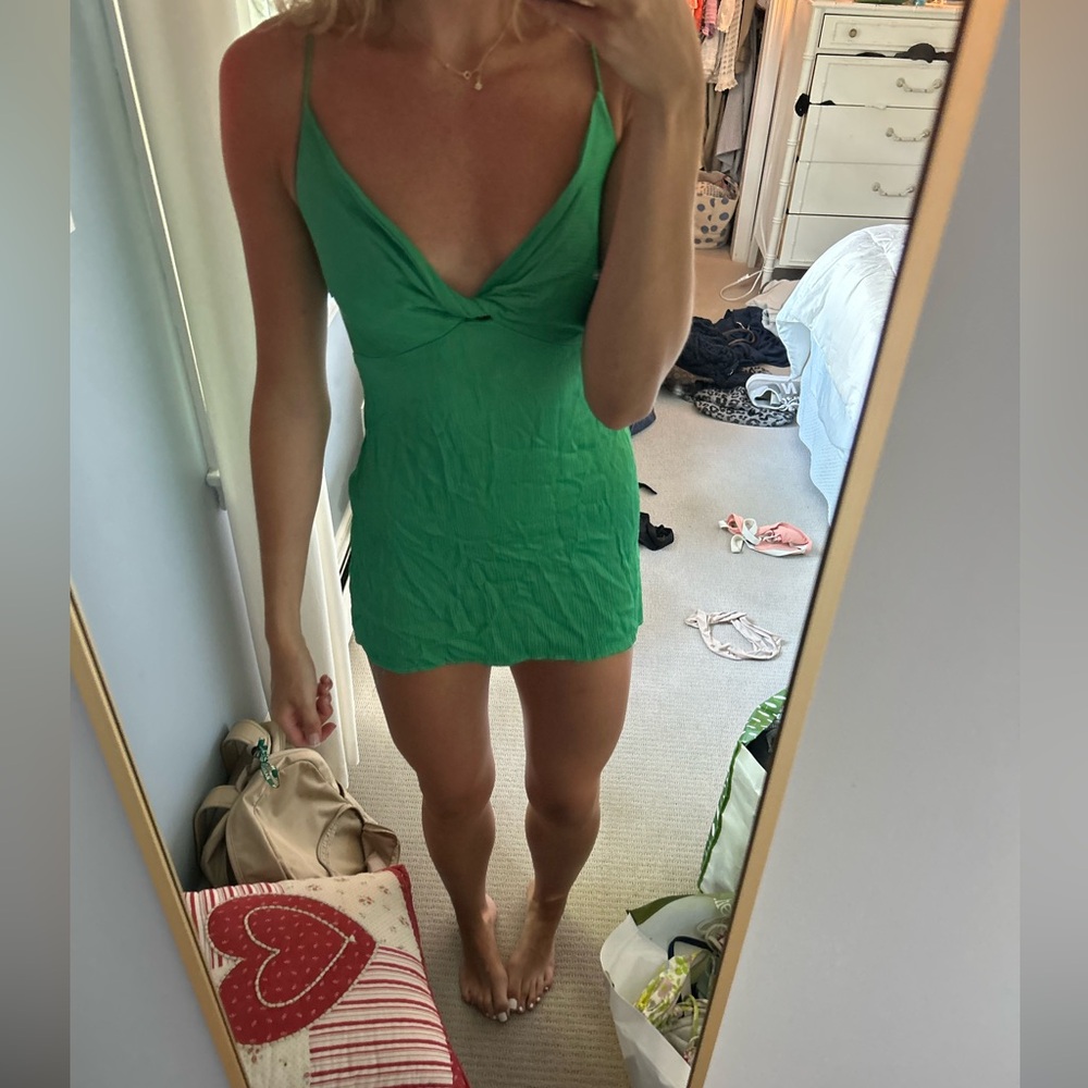 Gorgeous green zara mini dress w knot detail